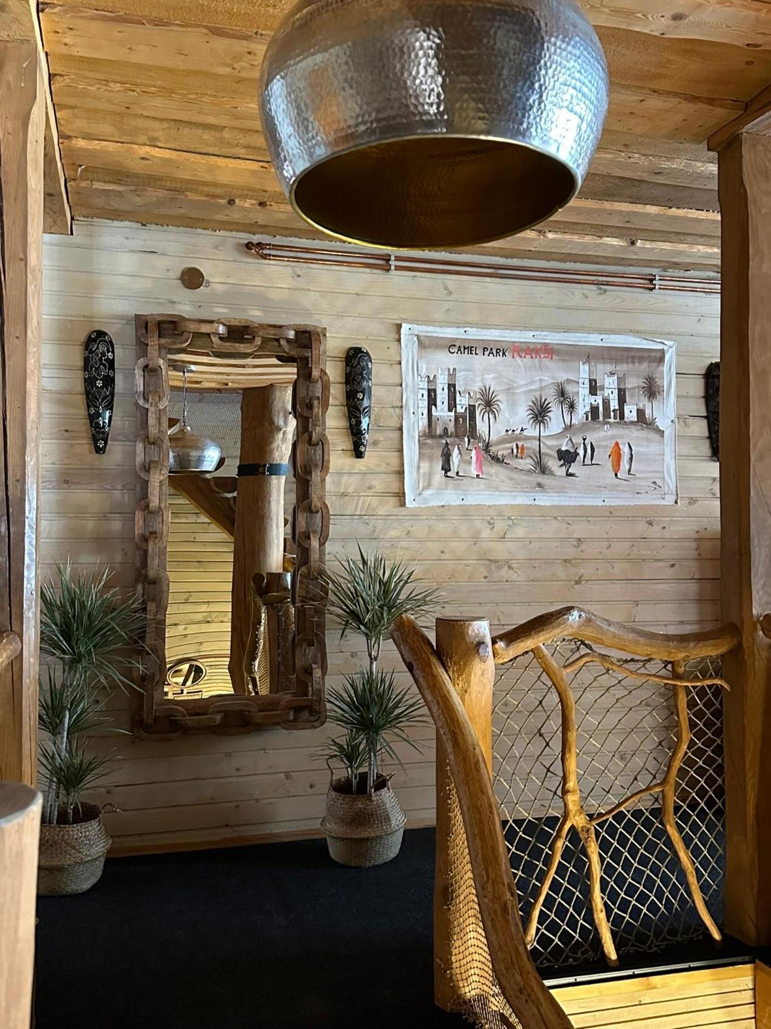 Hotel Raksi à Cēsis Extérieur photo